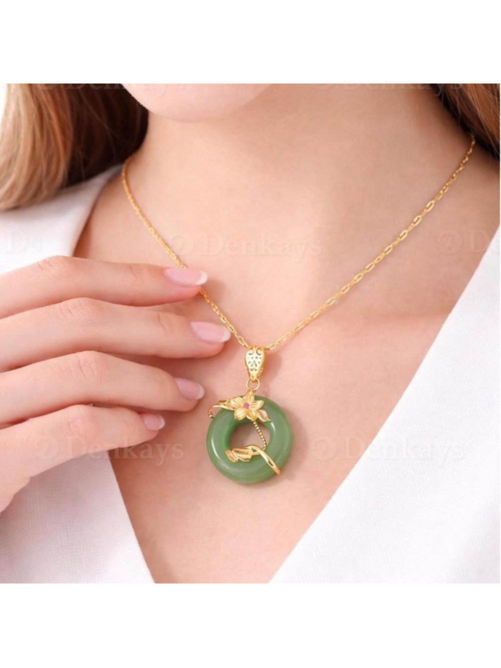 Green jade flower pendant necklace #jewelry #floral